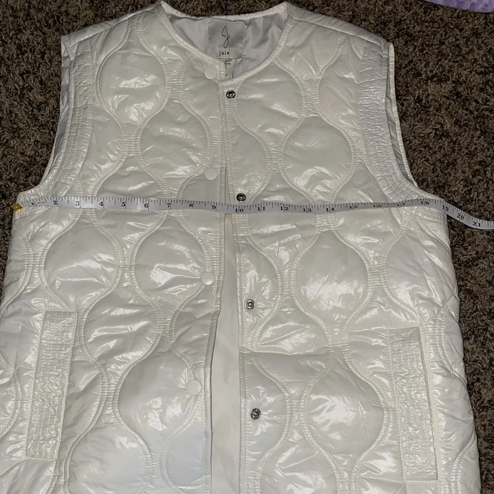 Joie Long White Sleeveless Puffer Vest, lightweight and quilted w/Pockets. - Picture 8 of 10